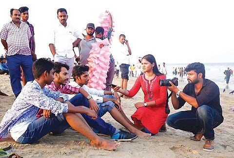 போராடி தணிக்கைச் சான்றிதழ் பெற்ற ‘மெரினா புரட்சி’ படம்: இயக்குநர் எம்.எஸ்.ராஜ் விளக்கம்