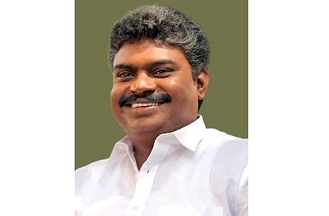 தமிழக மக்கள் மாற்றத்தை எதிர்பார்க்கிறார்கள் என்பதை உணர்த்தும் வரலாற்று வெற்றி இது: தென்காசி எம்.பி. தனுஷ் எம்.குமார்