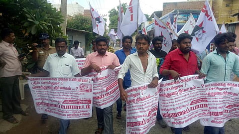 தேவாரம் அருகே யானையால் உயிர்ப்பலி அதிகரிப்பு: வனத்துறை அலுவலகத்தை முற்றுகையிட்ட 18 பேர் கைது 