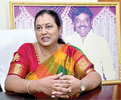மற்ற மொழிகளைக் கற்றுக் கொள்வதில் தவறில்லை: பிரேமலதா பேட்டி