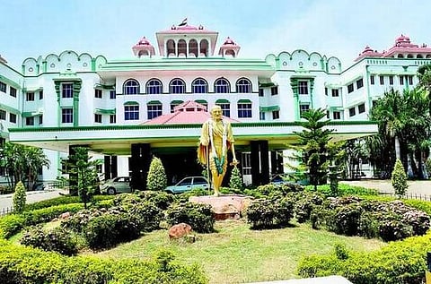 சாதி மறுப்பு திருமணம் செய்துகொண்ட மூன்று தம்பதிகளுக்கு 8  வாரத்திற்குள் ஊக்கத்தொகை வழங்க வேண்டும்: உயர் நீதிமன்றம் உத்தரவு