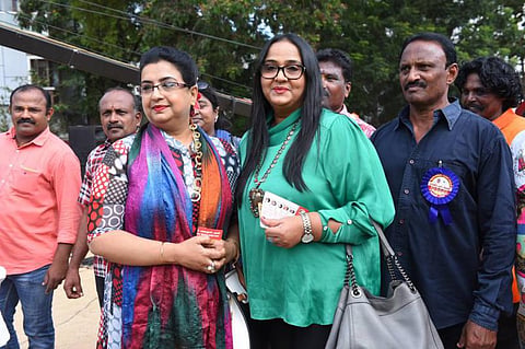 நடிகர் சங்கத்தின் சண்டைகளை சீரியஸாக எடுக்காதீர்கள்: அம்பிகா, ராதா