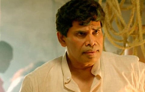 நடிகர் சங்கக் கட்டிடக் கல்வெட்டில் யார் பெயரும் இருக்கக்கூடாது: ஆனந்த் ராஜ் ஆவேசம்