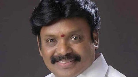 பதற்றத்திலேயே இருக்கிறார் தினகரன்; தொண்டர்களின் முதல்வர் ஈபிஎஸ்- இசக்கி சுப்பையா விமர்சனம்