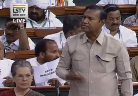 நீட் தேர்வு சர்ச்சை: மக்களவையில் திமுக எம்.பி.க்கள் வெளிநடப்பு