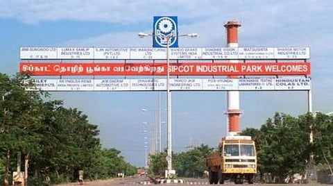தொழில் பூங்காக்கள், சிறப்பு பொருளாதார மண்டலங்களில் உள்ள தொழிற்சாலைகளின் தண்ணீர் தேவைக்கு கடல்நீரை குடிநீராக்குதல், கழிவுநீர் சுத்திகரிப்பு நடவடிக்கை; நீராதாரத்தை மேம்படுத்துதல் உள்ளிட்ட திட்டங்களை செயல்படுத்தவும் சிப்காட் தீவிரம்