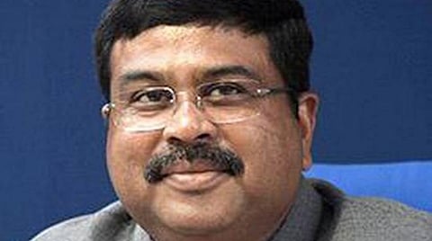 86 சதவீத உஜ்வாலா பயனாளிகள் 2-வது சிலிண்டர் பெற்றுள்ளனர்; பெட்ரோலிய அமைச்சர் தர்மேந்திர பிரதான் தகவல்