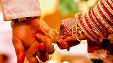 பல திருமணங்கள் செய்த இளைஞர் புதுச்சேரியில் தற்கொலை﻿: முதல் மனைவியிடம் சடலம் ஒப்படைப்பு﻿