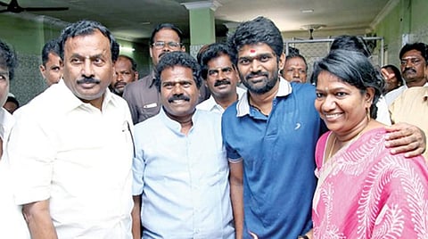 மகனை இயக்கும் தங்கர் பச்சான்