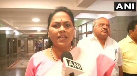 குமாரசாமி ஆட்சி நிச்சயம் கவிழும்; மாலைவரை காத்திருப்போம்: கர்நாடக பாஜக எம்.பி. ஷோபா கரந்தலாஜே