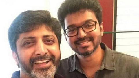 விஜய்யுடன் இயக்குநர் மோகன் ராஜா | கோப்புப் படம்