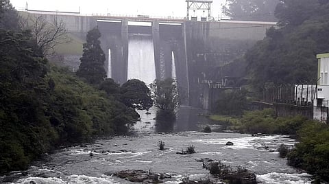 பைக்காரா அணையில் உபரி நீர் வெளியேற்றம் 
