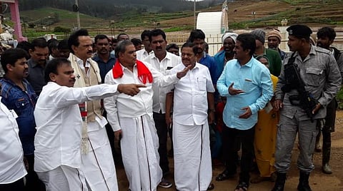 பாதிக்கப்பட்ட இடங்களை பார்வையிடும் ஸ்டாலின்