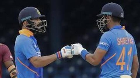 கேட்சை விட்ட பிறகு கோலியின் ‘மாஸ்டர்ஃபுல்’ சதம் (43), மீண்டும் ஷ்ரேயாஸுடன் கூட்டணி: தொடரை வென்றது இந்திய அணி