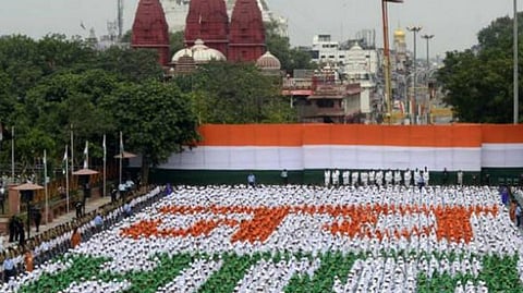 இன்று 73-வது சுதந்திர தின விழா﻿: ﻿ஆளுநர், முதல்வர், தலைவர்கள் வாழ்த்து
