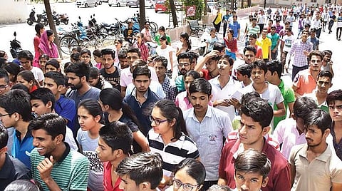நீட் நுழைவுத்தேர்வு; தனியார் பயிற்சி மையங்கள் ஜூன் மாதமே தொடங்கியும் அரசு தொடங்காமல் அலட்சியம்: கொங்கு ஈஸ்வரன் கண்டனம்