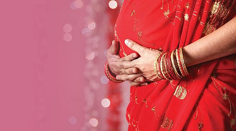 ரகசிய வணிகத்துக்கு வழிவகுக்கும் வாடகைத் தாய் சட்டம்!