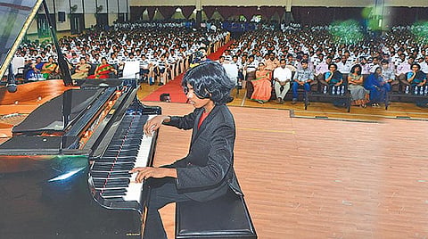ரசிகர்களை மயக்கிய லிடியன் நாதஸ்வரம்!