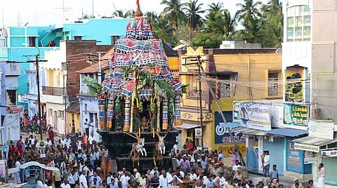 திருச்செந்தூரில் ஆவணித் திருவிழா தேரோட்டம்:திரளான பக்தர்கள் பங்கேற்பு