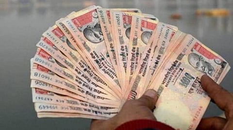 ரூ.20 லட்சம் மதிப்பிலான﻿ ﻿செல்லாத ரூ.1,000 நோட்டு கட்டுகள் பதுக்கல்﻿: ﻿உத்தரப் பிரதேச பெண் கைது