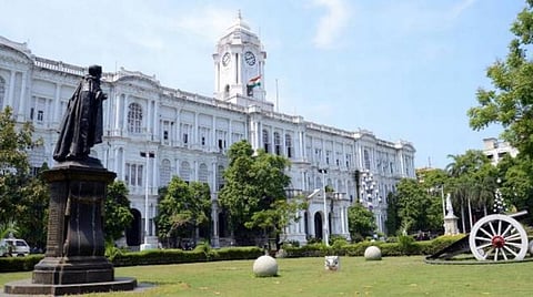 சென்னையில் வீடுகள், குடியிருப்புகளில் உள்ள சட்டவிரோத கடைகளுக்கு வணிகத்துக்கான சொத்து வரி, குடிநீர், மின் கட்டணம் வசூலிக்காததால் மாநகராட்சிக்கு ரூ.100 கோடி இழப்பு: முறைப்படுத்தும் பணிகள் தொடங்கப்படவில்லை என அதிகாரிகள் தகவல்