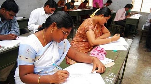 ஆசிரியர் தேர்வு வாரியம் கடந்த ஜூனில் நடத்திய கணினி ஆசிரியர் தேர்வு முடிவு வெளியிட உயர் நீதிமன்றம் இடைக்கால தடை