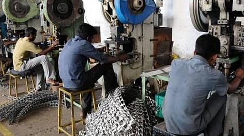 தொழிற்துறை உற்பத்தி வளர்ச்சி ஜூலை மாதத்தில் 4.3% ஆகக் குறைவு: அரசுத் தரவில் தகவல்