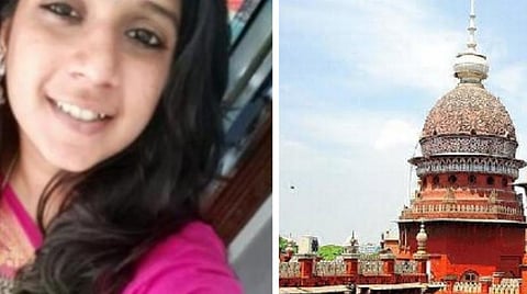 பேனர் விழுந்து இளம்பெண் பலியான விவகாரம்: இன்னும் எவ்வளவு லிட்டர் ரத்தம் தான் உங்களுக்குத் தேவைப்படும்? - அரசுக்கு உயர் நீதிமன்றம் கடும் கண்டனம்