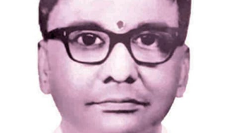  102-வது பிறந்தநாளை முன்னிட்டு தமிழக அரசு சார்பில்﻿ ﻿ராமசாமி படையாட்சியார் சிலைக்கு இன்று மரியாதை﻿