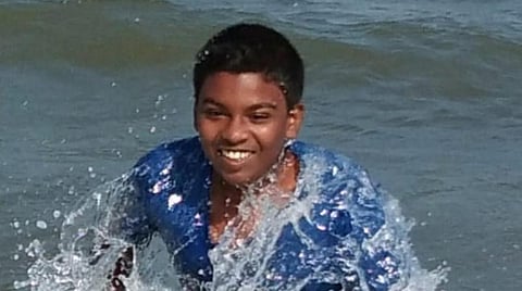 உயிரிழந்த மாணவன் தீனா