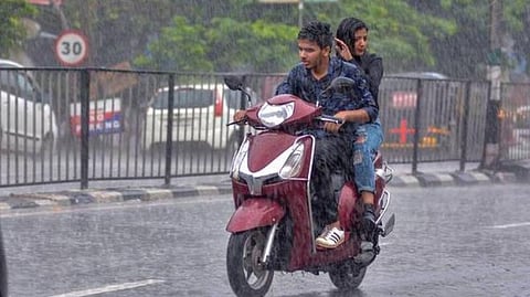 பொதுமக்கள் தங்கவைக்கப்படும்﻿ புயல் பாதுகாப்பு மைய கட்டிடங்களை ஆய்வு செய்ய வேண்டும்﻿: ﻿பொதுப்பணித்துறை அதிகாரிகளுக்கு உத்தரவு ﻿