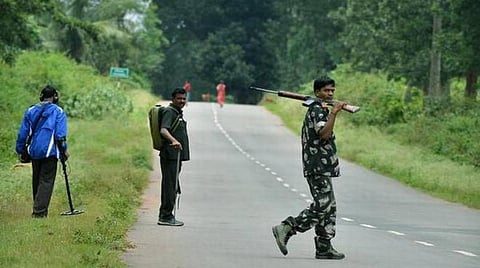 நக்சல்களின் வெடிகுண்டு தாக்குதலில் மூன்று ஆண்டுகளில் 73 வீரர்கள் உயிரிழப்பு
