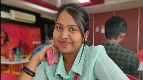 அம்பத்தூர் ஐடி பூங்காவின் 8-வது மாடியிலிருந்து விழுந்து இளம்பெண் மரணம்: கொலையா? போலீஸ் விசாரணை
