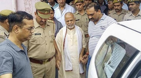 சின்மயானந்த் மீது பாலியல் புகார் கொடுத்த சட்டப்படிப்பு மாணவி மீது பணம் பறிப்புக் குற்றச்சாட்டு: சிறப்பு விசாரணைக் குழு பரபரப்பு புகார்