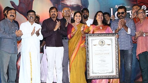 நடிகையானதில் அப்பாவுக்கே ரொம்ப ஆச்சரியம்: 'நடிகவேள் செல்வி' ராதிகா நெகிழ்ச்சி