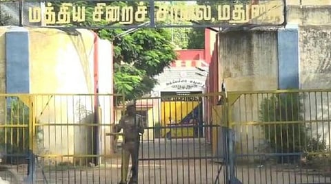 மதுரை சிறையில் உதித் சூர்யா, மருத்துவர் வெங்கடேசன்:  ஏ கிளாஸ் அறைக்காக நள்ளிரவில் மாற்றம்