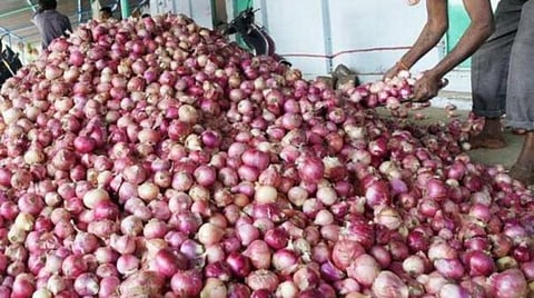 அனைத்து வகை வெங்காய ஏற்றுமதிக்கு தடை: விலை உயர்வை கட்டுப்படுத்த மத்திய அரசு நடவடிக்கை
