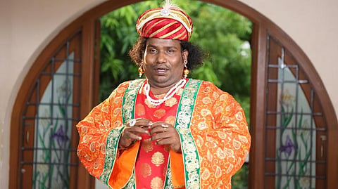 11 கெட்டப்களில் யோகி பாபு நடிக்கும் ’காவி ஆவி நடுவுல தேவி’