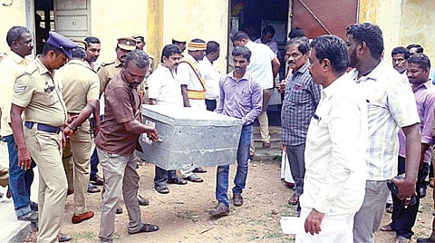 ராதாபுரம் தொகுதிக்கு மறுவாக்கு எண்ணிக்கை; உயர் நீதிமன்ற தலைமைப் பதிவாளர் முன்னிலையில் இன்று நடக்கிறது: தடை விதிக்க கோரி அதிமுக எம்எல்ஏ இன்பதுரை தாக்கல் செய்த மனு தள்ளுபடி