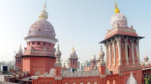 பாதாள சாக்கடை பராமரிப்புக்கு சிறப்பு பிரிவு கோரி வழக்கு﻿: ﻿தமிழக அரசு பதிலளிக்க உயர் நீதிமன்றம் உத்தரவு