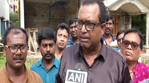 ஆர்எஸ்எஸ் பிரமுகர் குடும்பத்தோடு கொல்லப்பட்ட விவகாரத்தில் குற்றவாளிகளைக் கைது செய்யக்கோரும் உள்ளூர் வாசிகள் | படம்: ஏஎன்ஐ