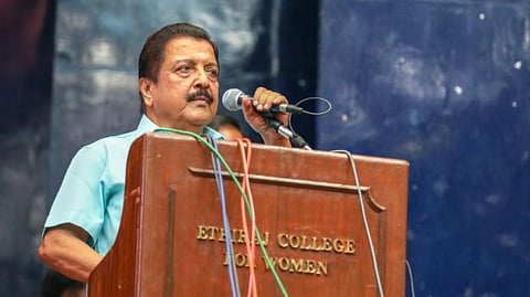 என் ஆசானாக இருந்தவர் சிவாஜி: சிவகுமார் புகழாரம்