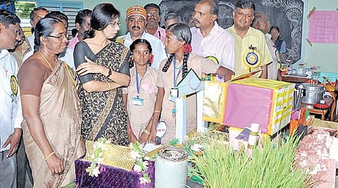 புதுக்கோட்டையில் மாணவர்களின் அறிவியல் கண்காட்சி: பார்வையாளர்களை கவர்ந்த 97 படைப்புகள்