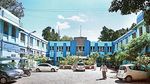 மதுரை அரசு ராஜாஜி மருத்துவமனையில் ﻿﻿2 ஆண்டுகளில் 872 குழந்தைகள், 136 கர்ப்பிணிகள் இறப்பு﻿: ﻿கடைசி நேரத்தில் மேல் சிகிச்சைக்கு பரிந்துரைப்பதால் பரிதாபம்﻿