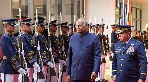 குடியரசுத் தலைவர் ராம்நாத் கோவிந்த் அரசுமுறைப் பயணம்; பிலிப்பைன்ஸ் சென்றடைந்தார்
