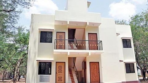 உங்களுக்கு சொந்த வீடு அமையுமா?  - எந்த ராசிக்கு எந்த திசை வீடு?