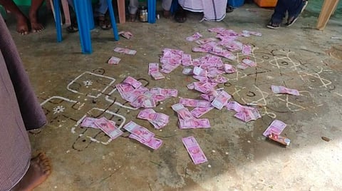நாங்குநேரி பணப்பட்டுவாடா பிரச்சினை: திமுக எம்எல்ஏ உட்பட 31 பேர் மீது வழக்கு