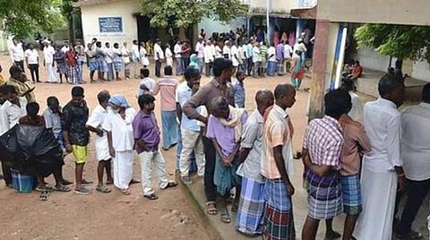 அமைதியாக முடிந்தது இடைத்தேர்தல்: விக்கிரவாண்டியில் 84 சதவீதம் வாக்குப்பதிவு