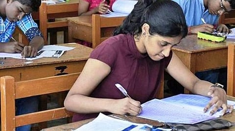 தீபாவளிக்கு மறுநாள் நடக்க இருந்த மருத்துவ படிப்புகளுக்கான தேர்வு தள்ளிவைப்பு