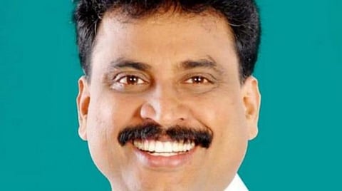 புதுச்சேரி காமராஜர் நகர் இடைத்தேர்தல்: காங்கிரஸ் வேட்பாளர் ஜான்குமார் முன்னிலை